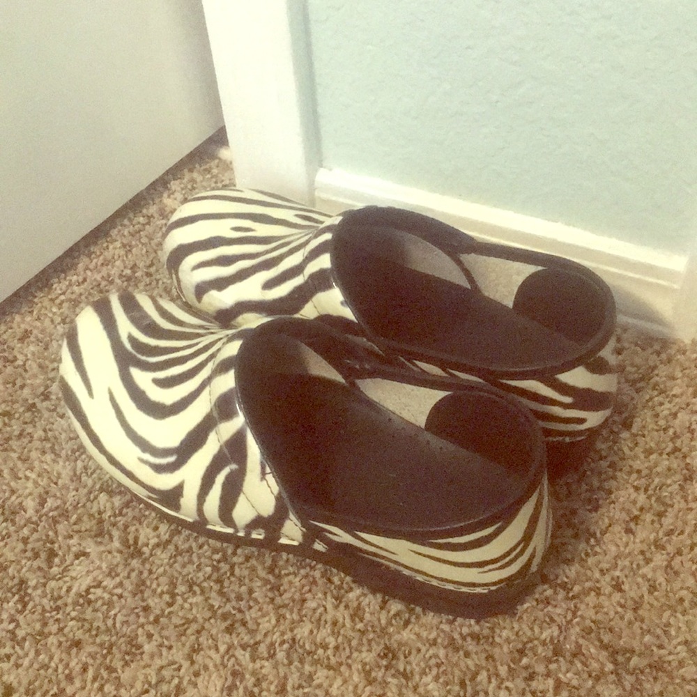Dansko zebra orient clogs
